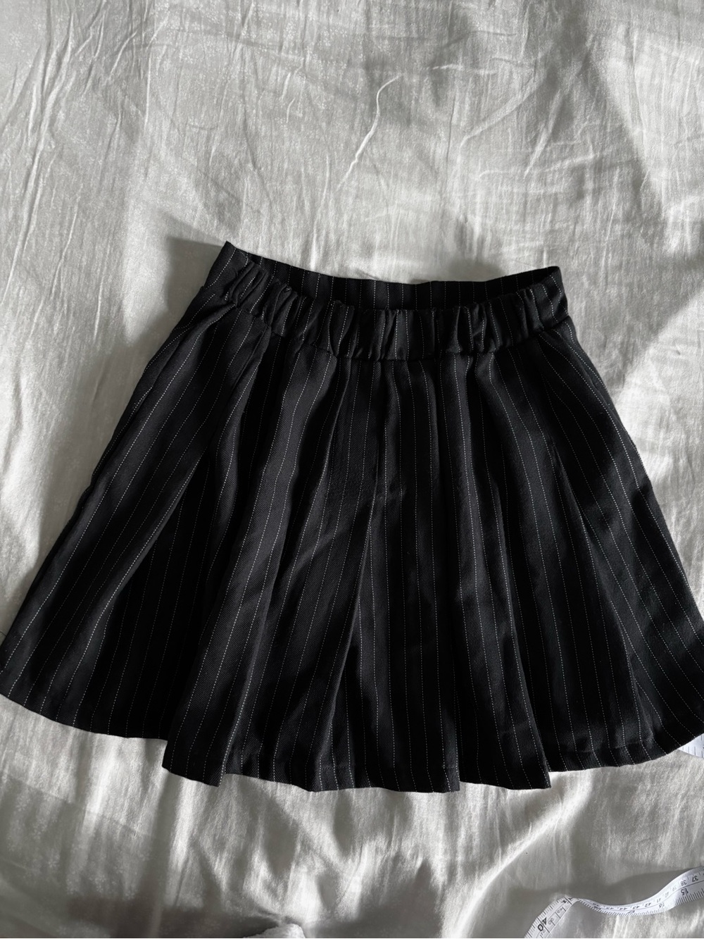 Forever 21 Black Pleated Skirt XS
